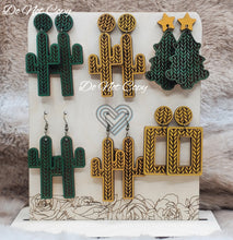 Load image into Gallery viewer, Sweater Weather Earrings